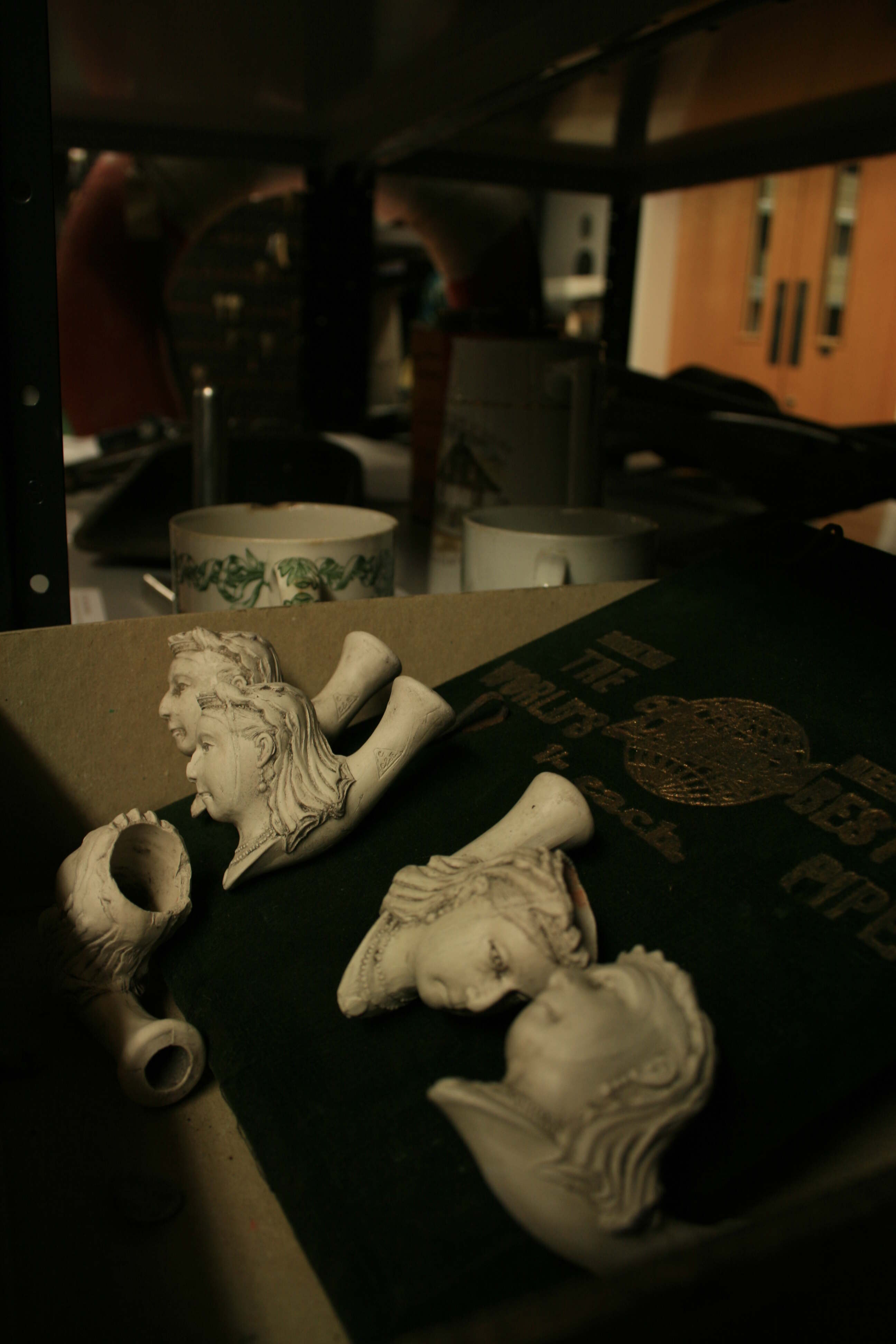 Duplicate clay pipe bowls depicting Queen Victoria Duplicate clay pipe bowls depicting Queen Victoria