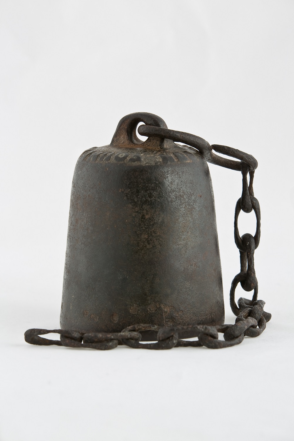 Metal drinking cup with chain from the water fountain with Greyfriars Bobby statue on top