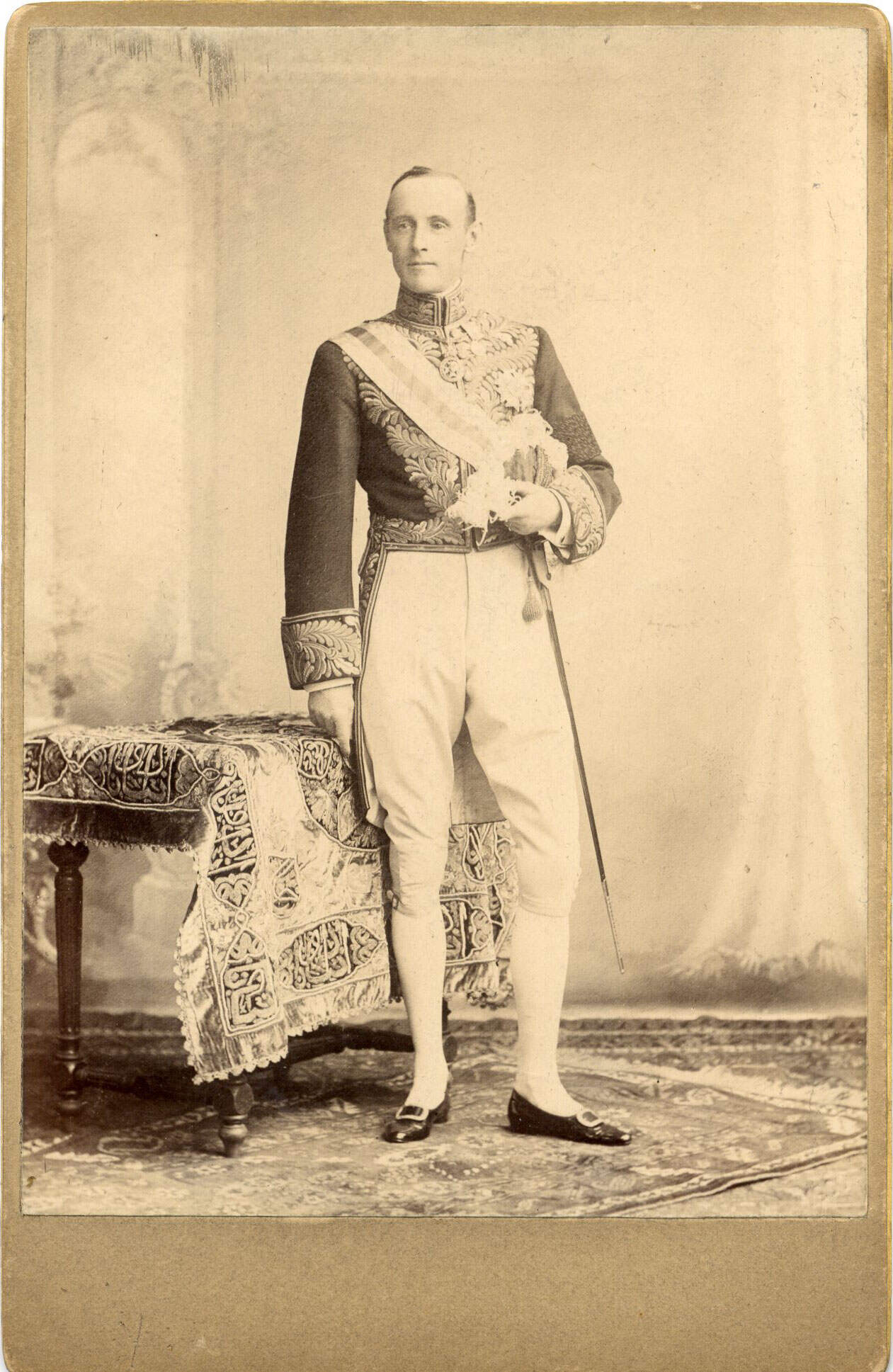 Studio portrait of The Earl of Hopetoun. Image © City of Edinburgh Council Museums & Galleries; Queensferry Museum