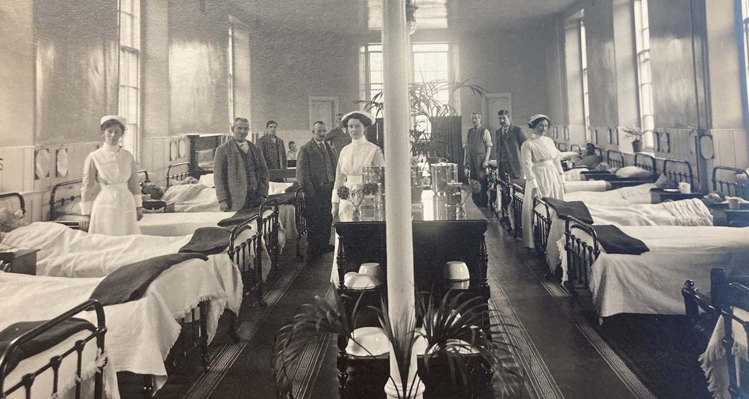 Historical photo of inside of a hospital 