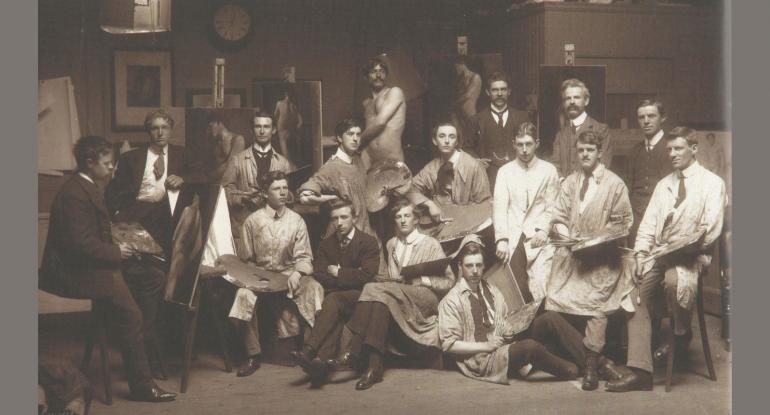 Black and white photo of a number of Edinburgh College of Art students at a life class, 1908