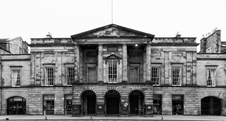 PHOTOGRAPHY TOURS – LOOKING AT CLASSICAL EDINBURGH