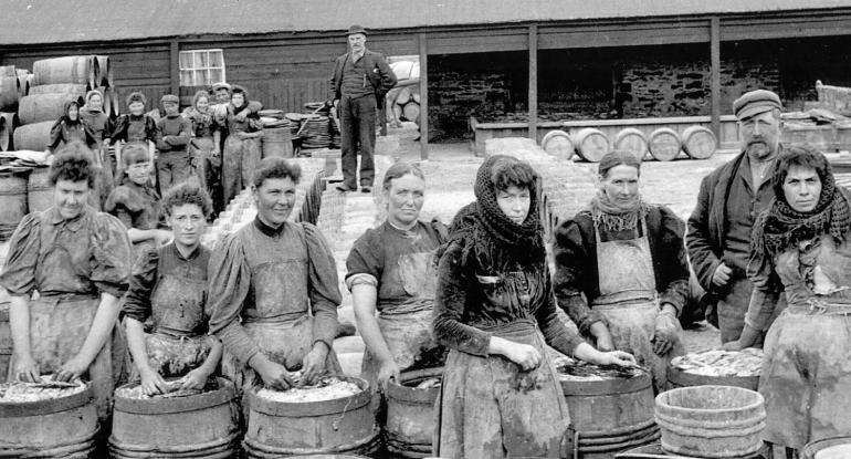 Scottish-Women-Herring-Workers